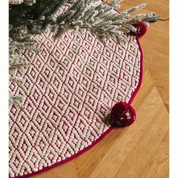 New🌟Anthropologie Wilma Tree Skirt - Cream/Raspberry - Picture 3 of 4